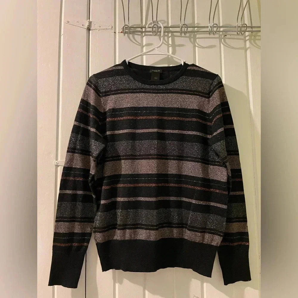 Ann Taylor factory lightweight sweater-large NWOT